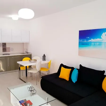 At Desilva Apartment Mamaia