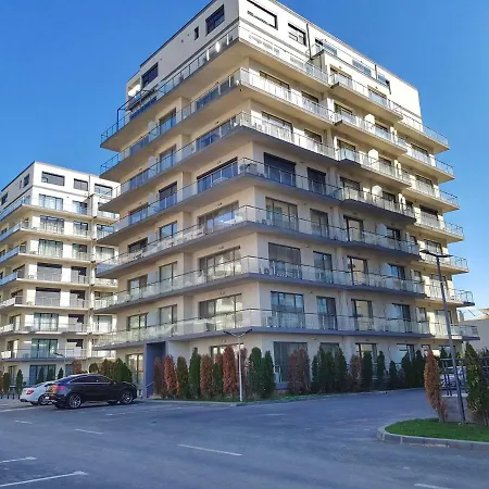At Desilva Mamaia